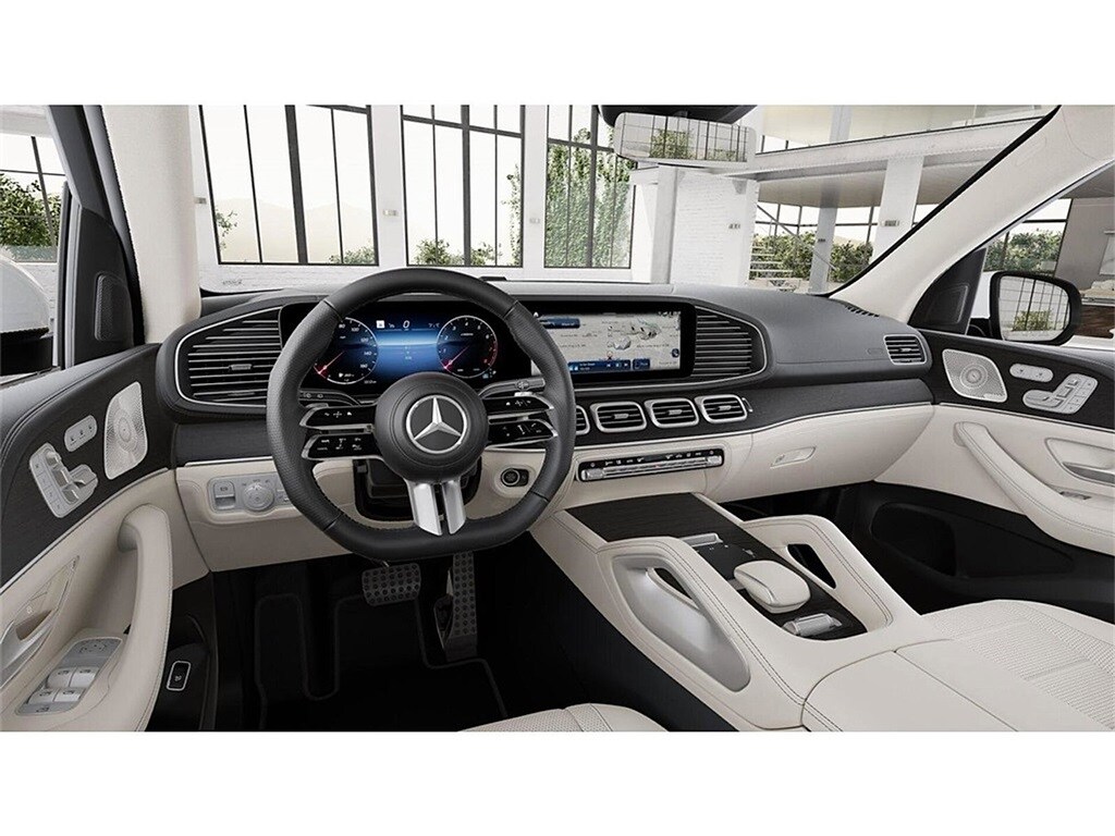 2026 Mercedes Benz GLS 450 4MATIC photo 3