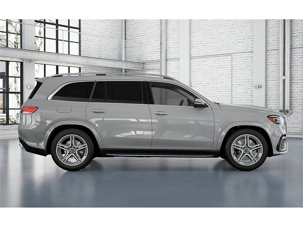 2026 Mercedes Benz GLS 450 4MATIC photo 2