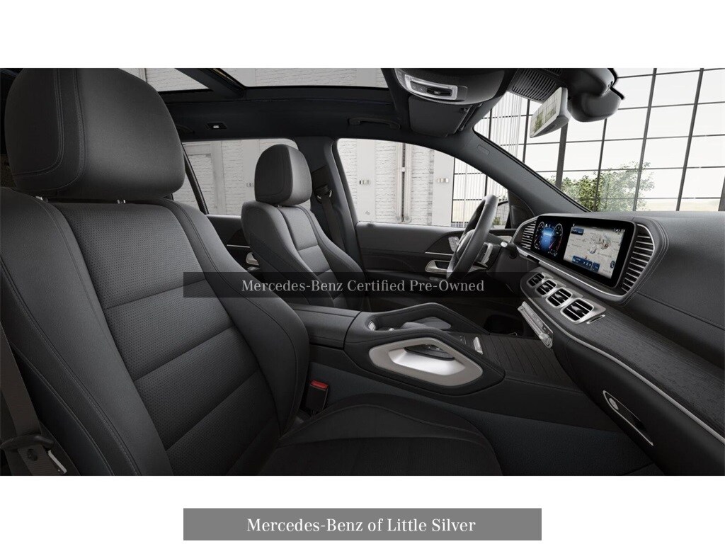 2026 Mercedes Benz GLS 450 4MATIC photo 4