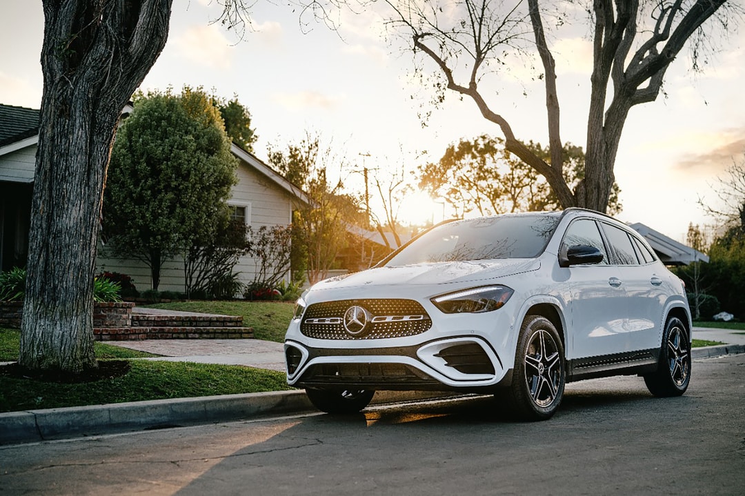 3036 Mercedes-Benz GLA 250 parked at home