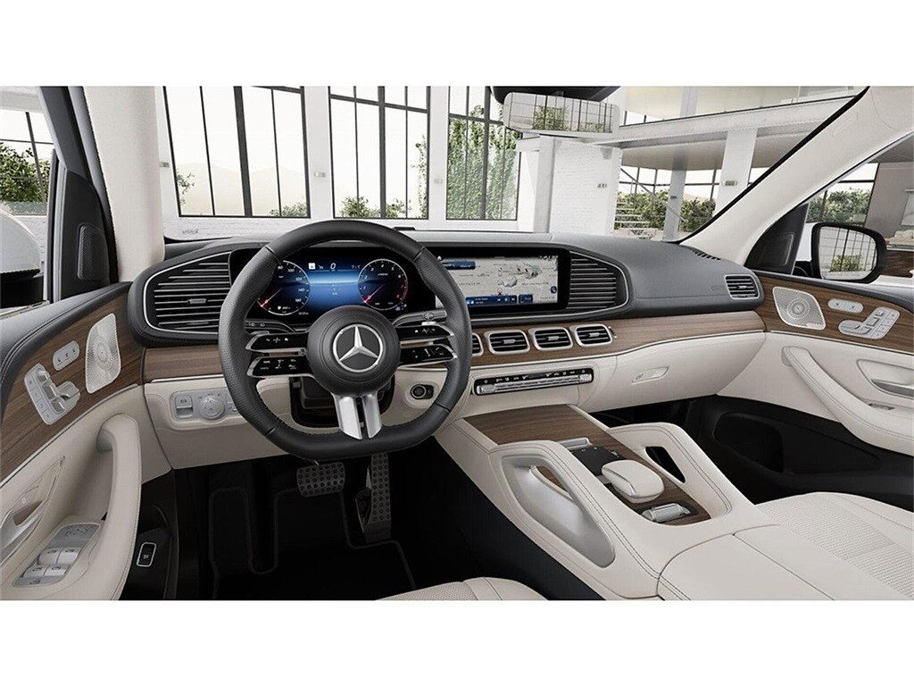 2026 Mercedes Benz GLS 450 4MATIC photo 3