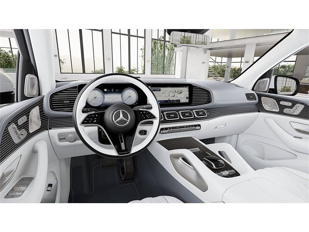 2025 Mercedes Benz GLS Maybach 600 4MATIC photo 3