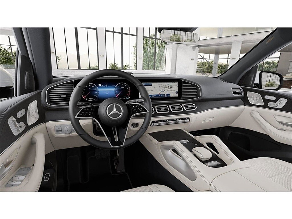 2026 Mercedes Benz GLS 450 4MATIC photo 3