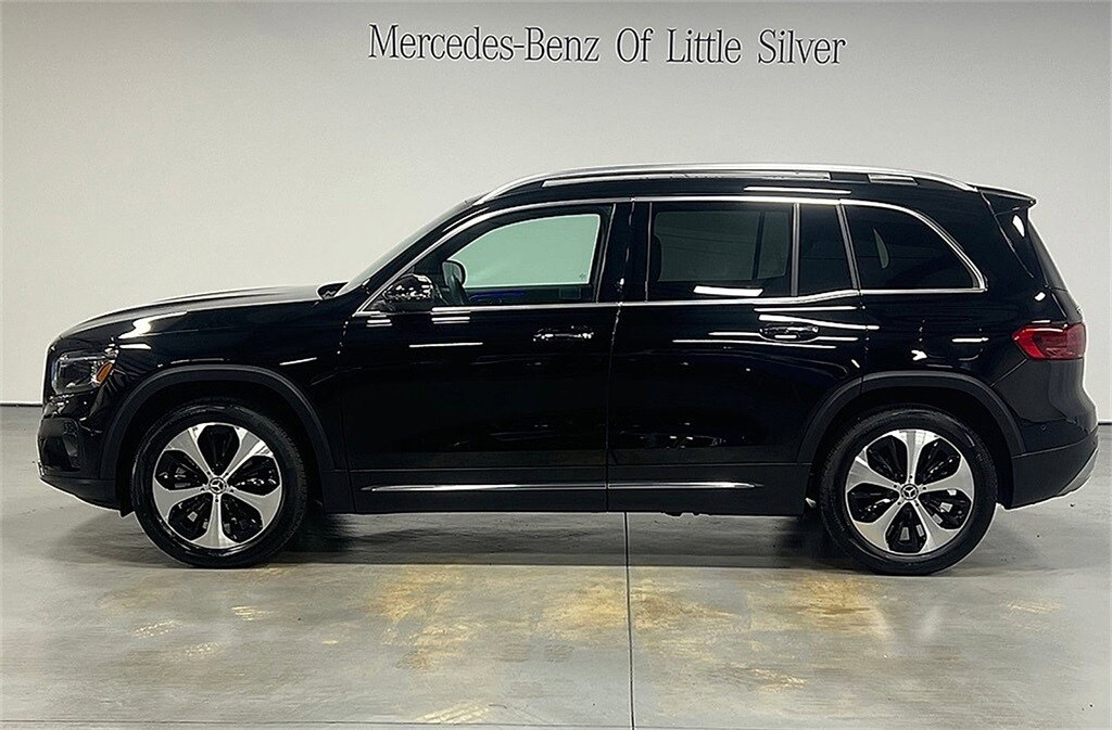 2024 Mercedes Benz GLB 250 4MATIC photo 2