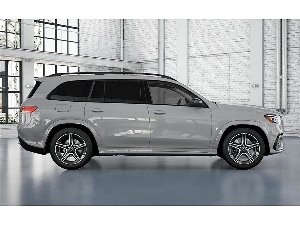 2026 Mercedes Benz GLS 450 4MATIC photo 2