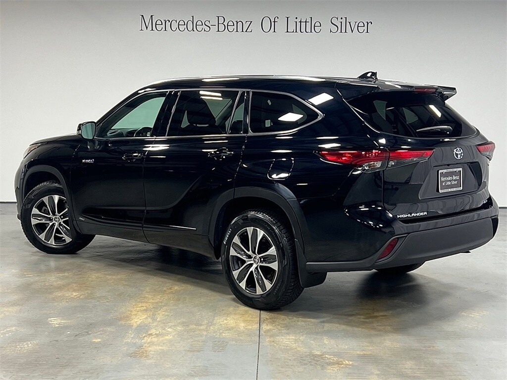 2020 Toyota Highlander Hybrid XLE photo 3