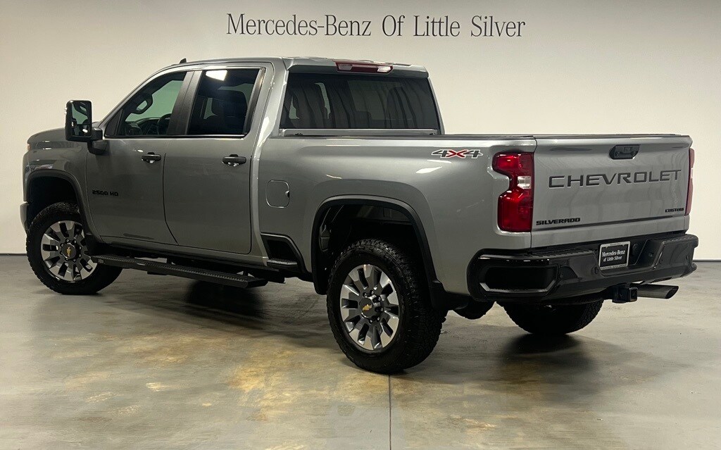 2024 Chevrolet Silverado 2500HD Custom photo 3