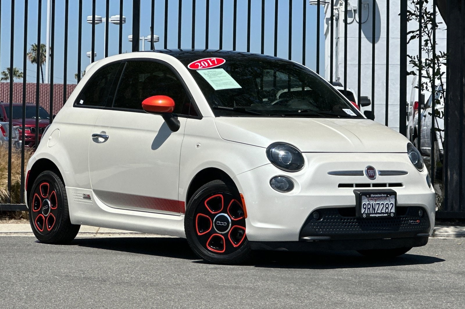 Used 2017 FIAT 500e Battery Electric with VIN 3C3CFFGE5HT565685 for sale in Signal Hill, CA