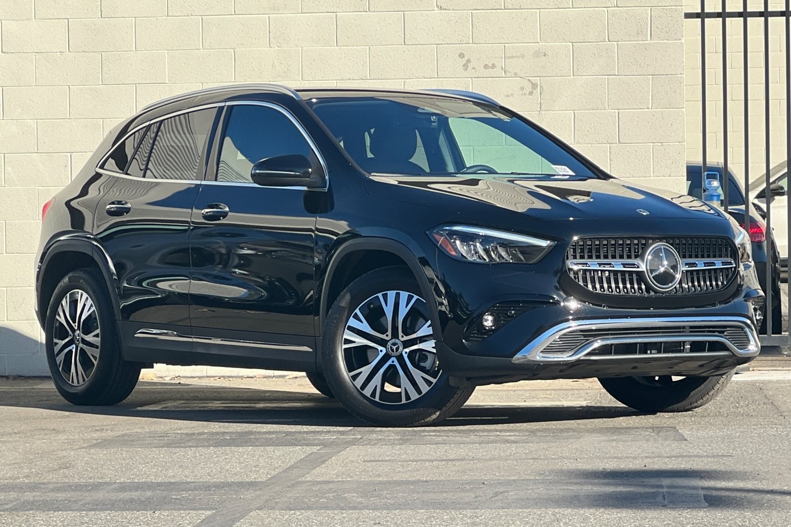 Used 2025 Mercedes-Benz GLA GLA250 with VIN W1N4N4GBXSJ691254 for sale in Signal Hill, CA