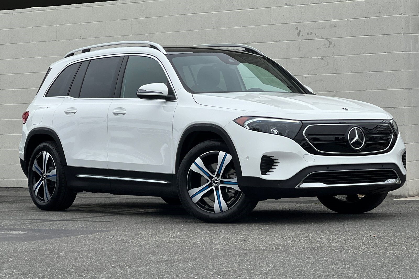 Certified 2023 Mercedes-Benz EQB Base with VIN W1N9M0KB6PN069713 for sale in Signal Hill, CA