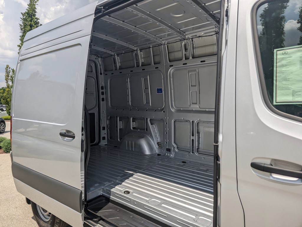 New 2024 Mercedes-Benz Sprinter 2500 Crew 144 WB Van