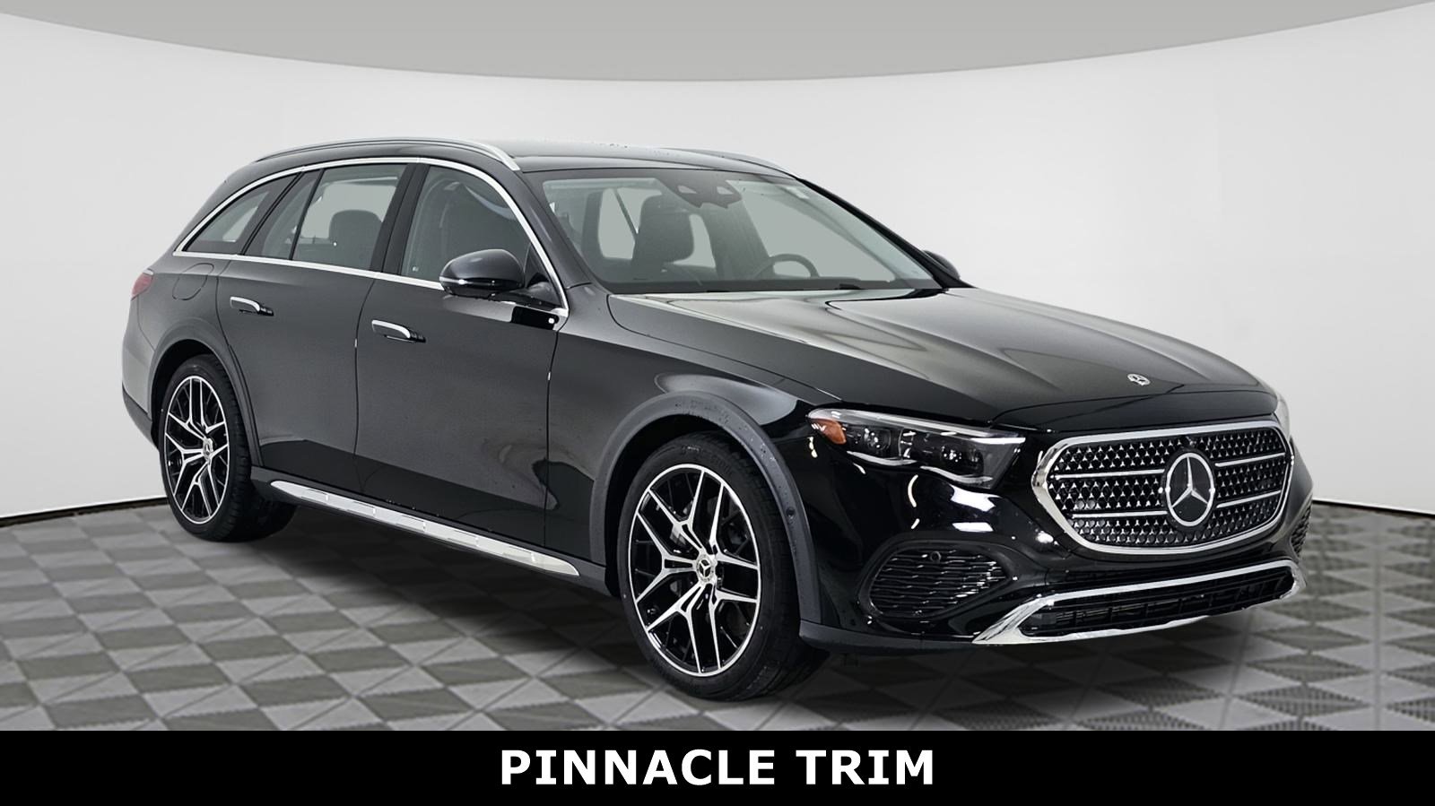 2025 Mercedes-Benz E-Class E450 All-Terrain's photo