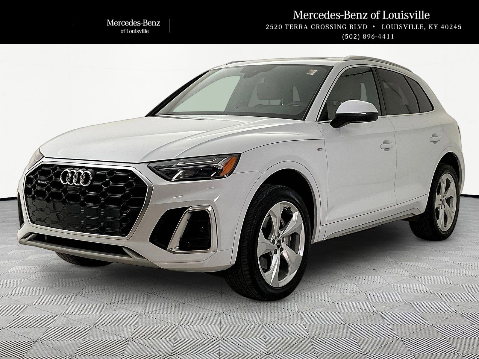 2022 Audi Q5 45 Premium Plus's photo