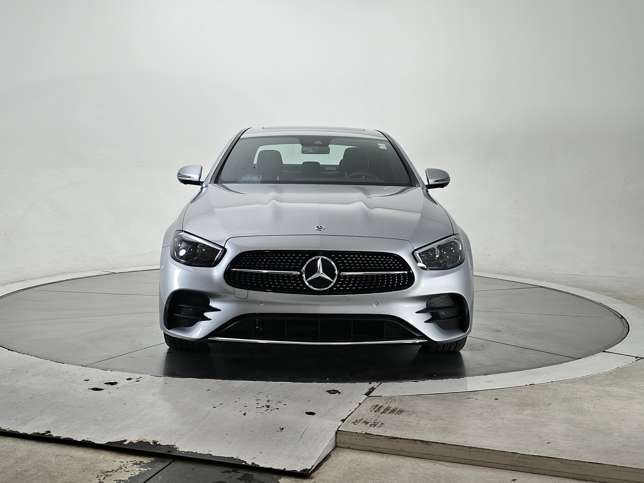 2023 Mercedes Benz E 350 4MATIC Sedan photo 4