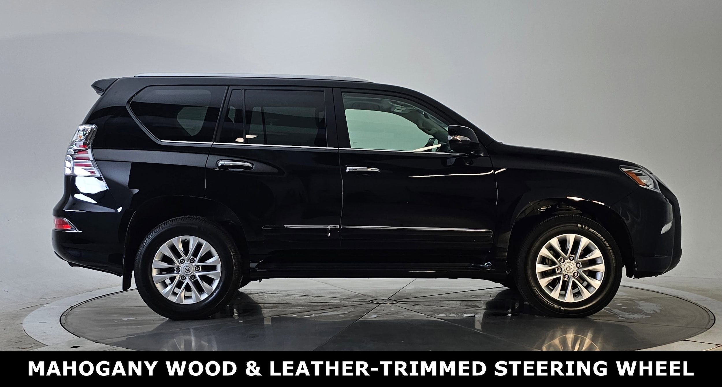 2019 Lexus GX 460 photo 3