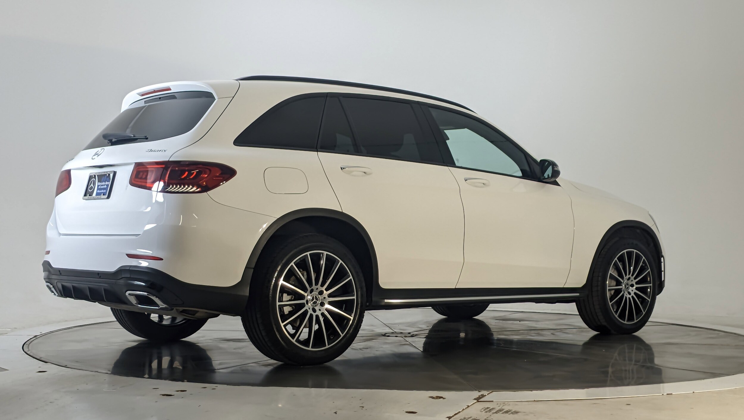 2020 Mercedes Benz GLC 300 4MATIC photo 2