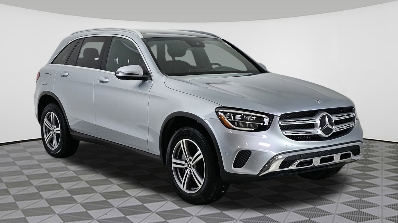 2022 Mercedes-Benz GLC GLC300's photo