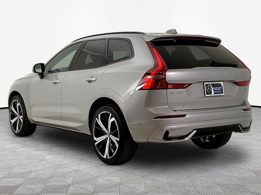 Used 2023 Volvo XC60 Ultimate Dark Theme SUV