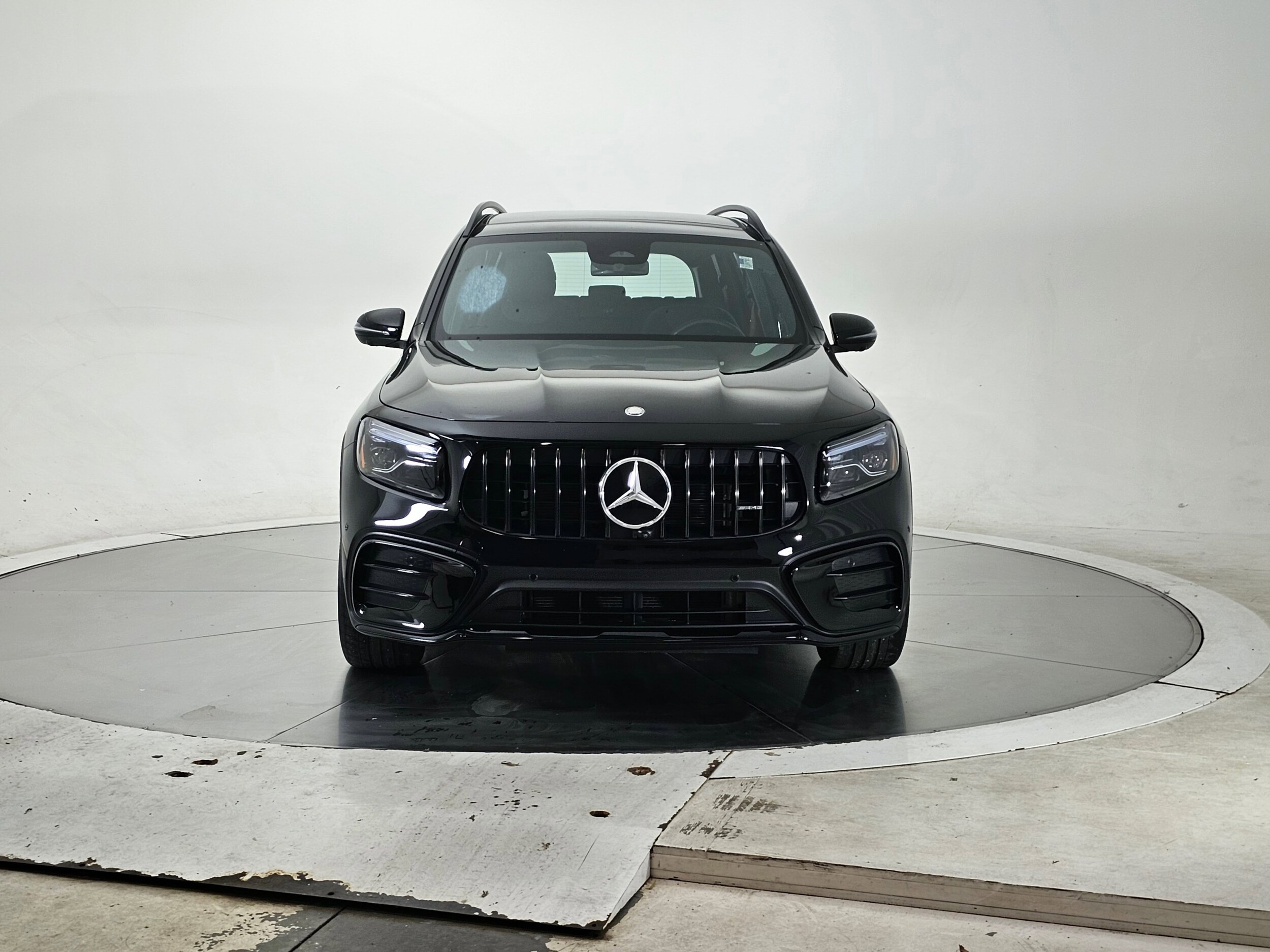 2025 Mercedes Benz GLB AMG 35 4MATIC photo 4