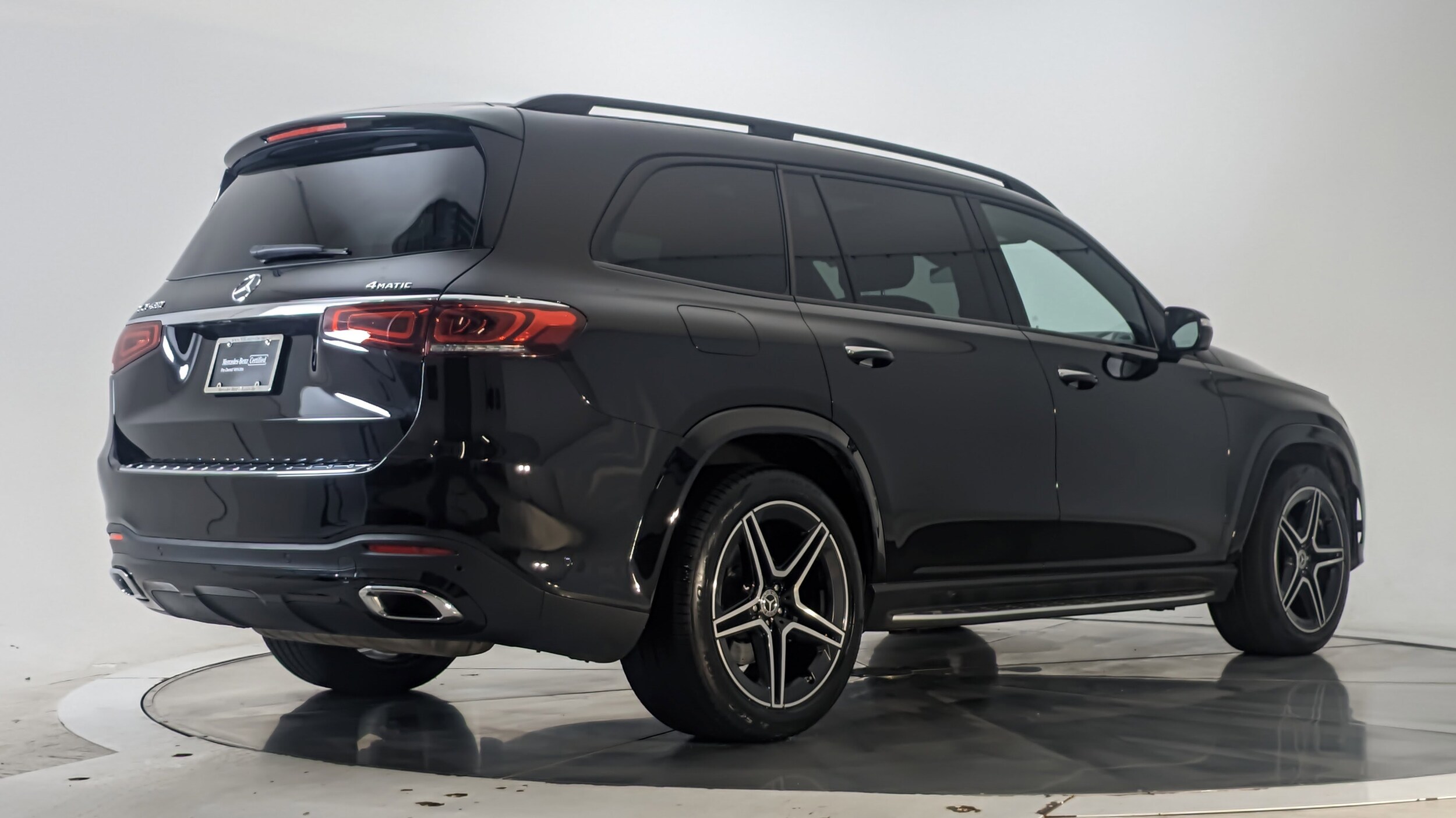 2022 Mercedes Benz GLS 450 4MATIC photo 2