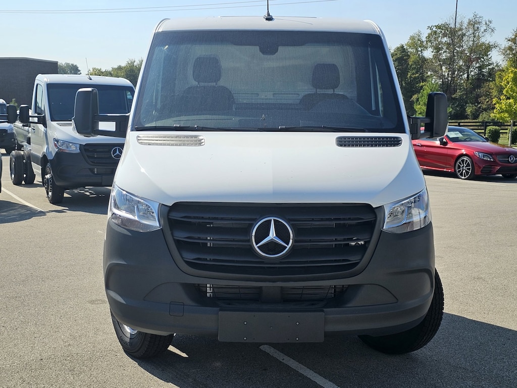 New 2024 Mercedes-Benz Sprinter 4500 Chassis Standard Roof Truck