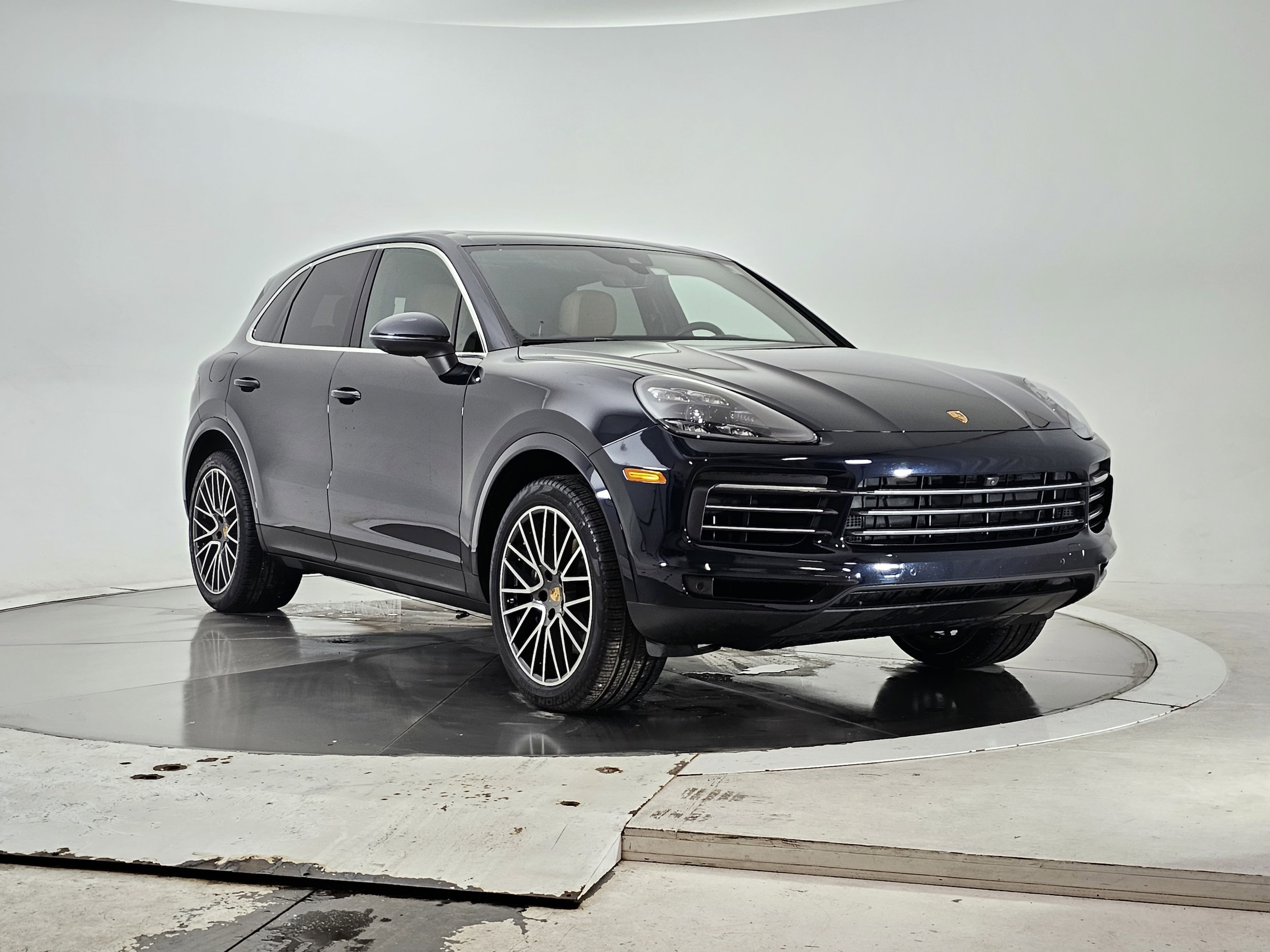 2021 Porsche Cayenne Base's photo