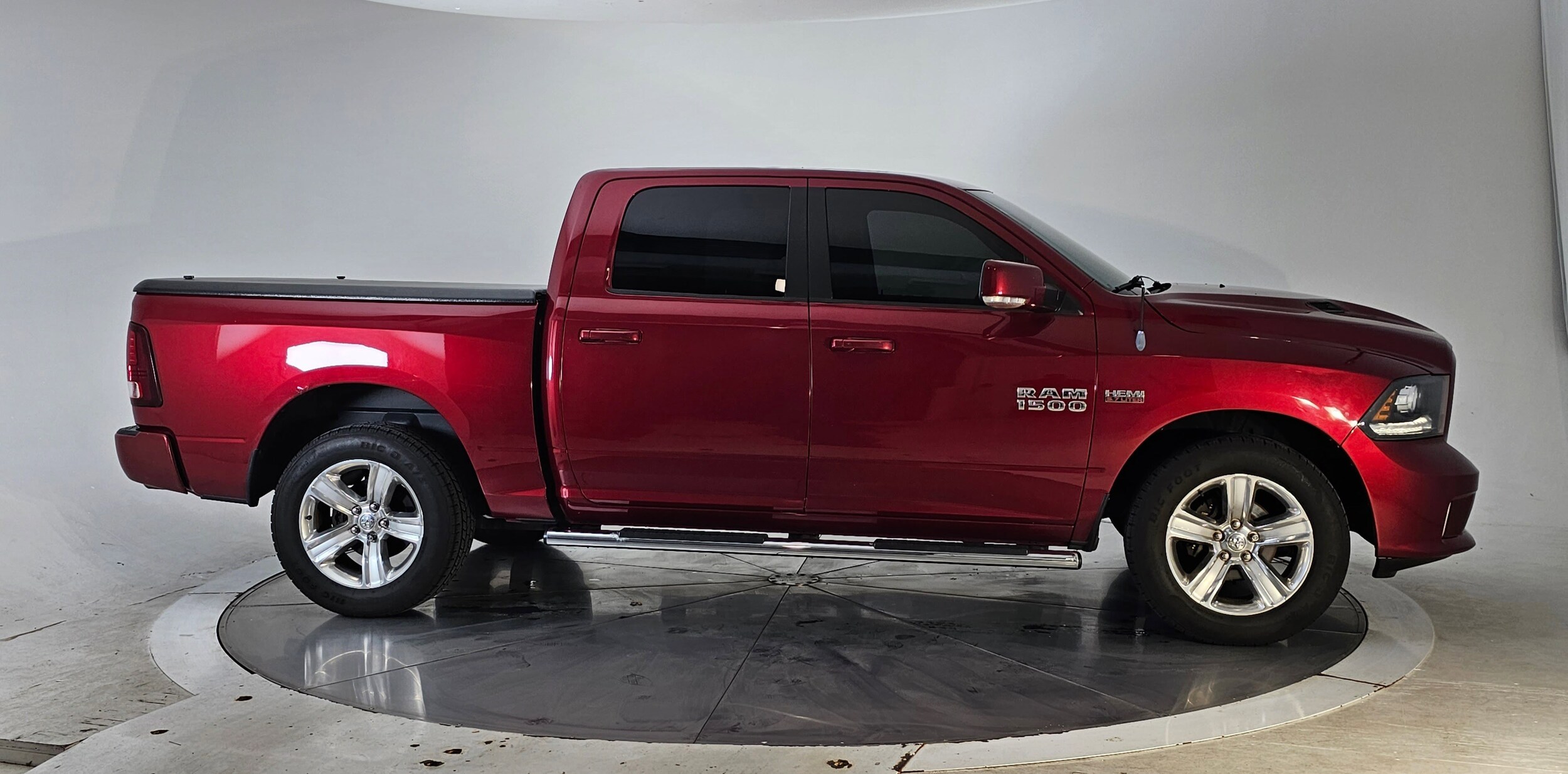 2013 Ram 1500 Sport photo 3