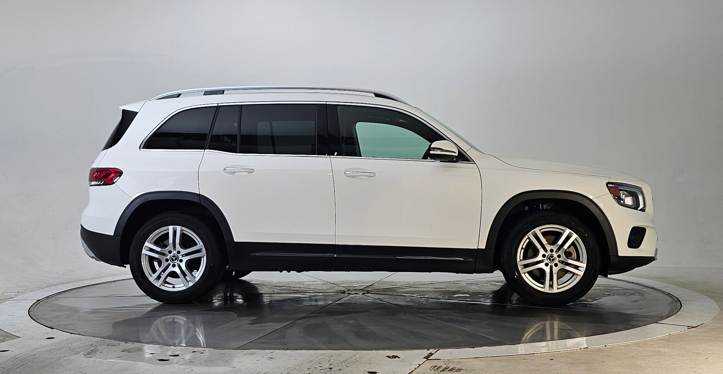 2022 Mercedes Benz GLB 250 4MATIC photo 3