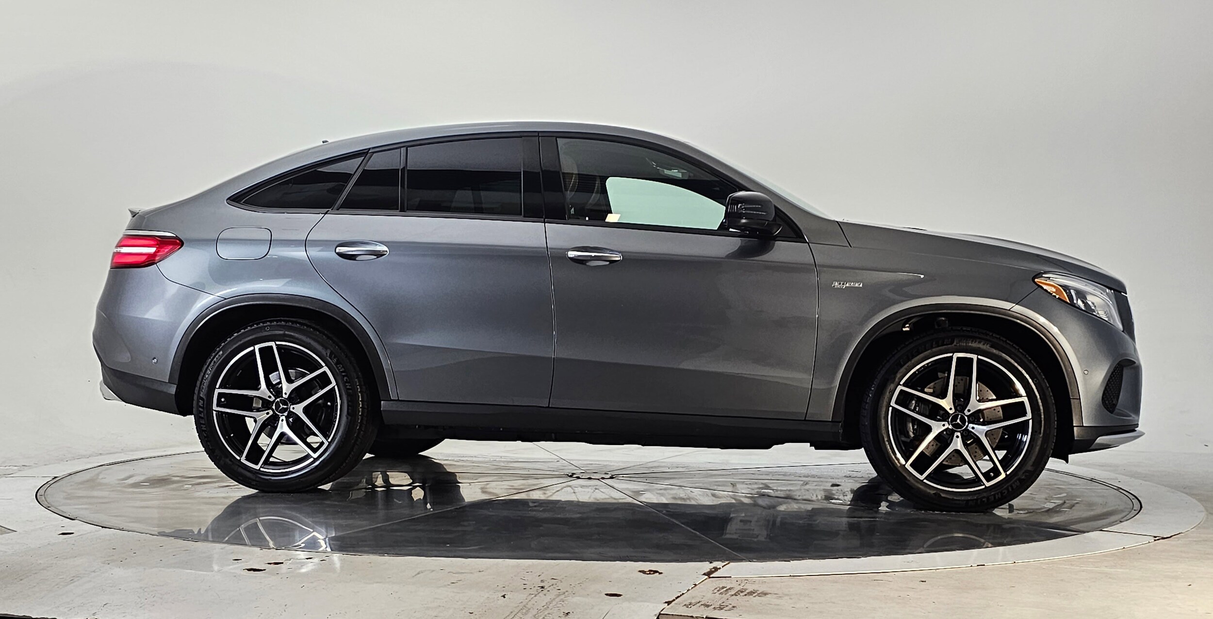 2018 Mercedes Benz GLE AMG 43 4MATIC photo 3