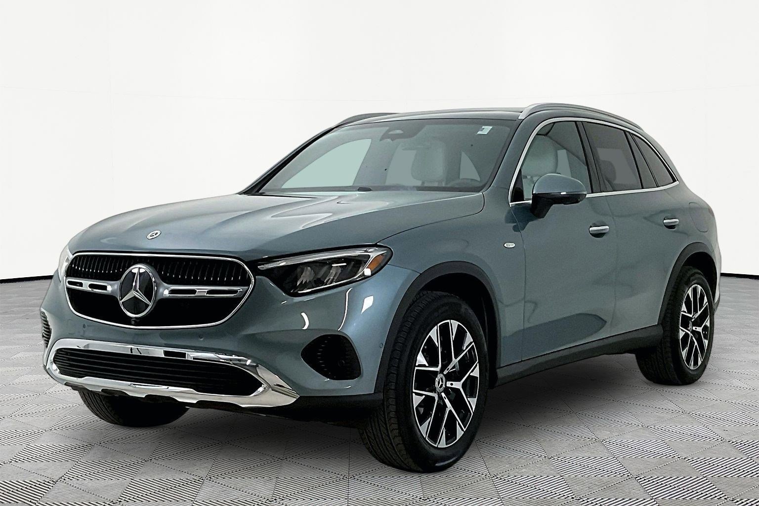 2025 Mercedes-Benz GLC GLC 350e 4MATIC's photo