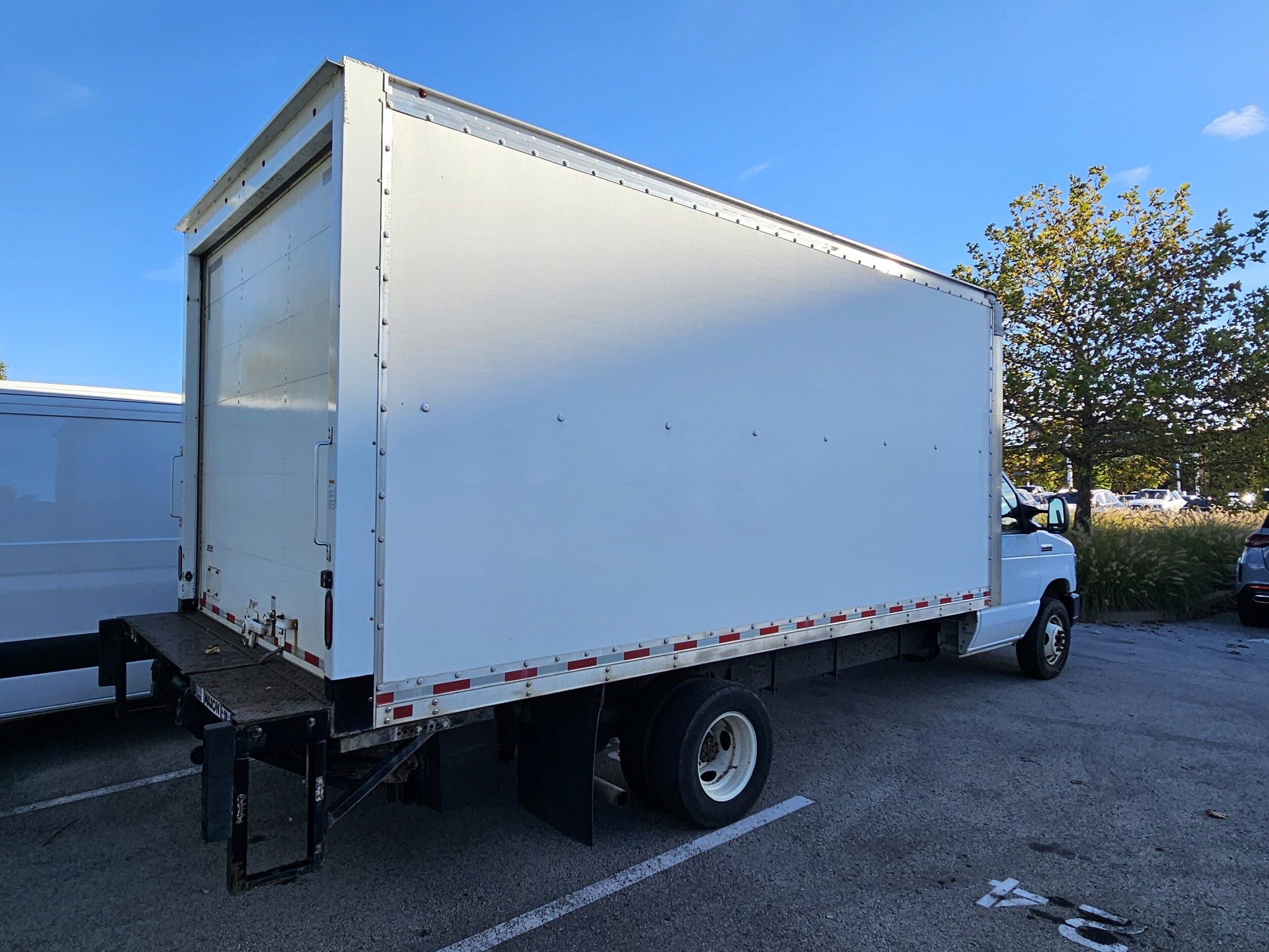 2019 Ford E-350 Base photo 4