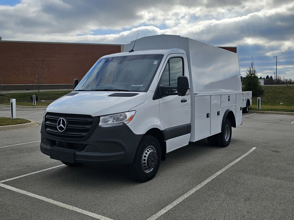 New 2024 Mercedes-Benz Sprinter 4500 Chassis Standard Roof Truck