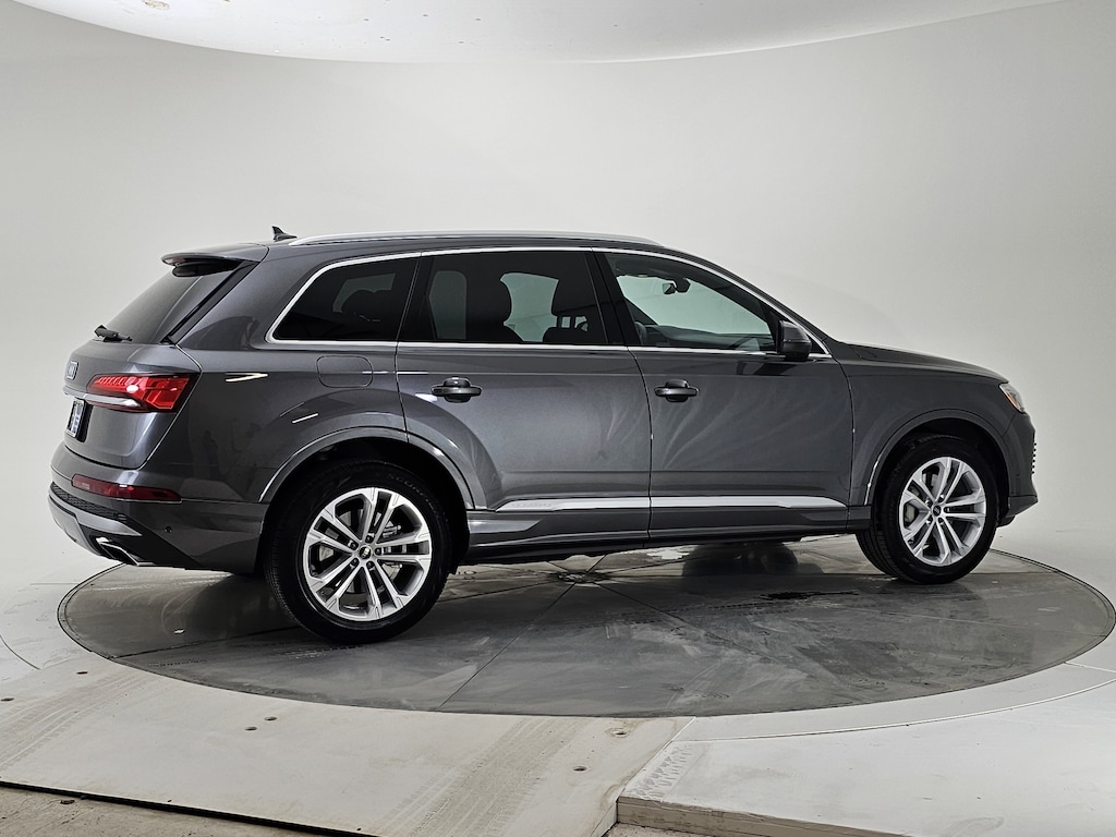Used 2025 Audi Q7 55 Premium SUV
