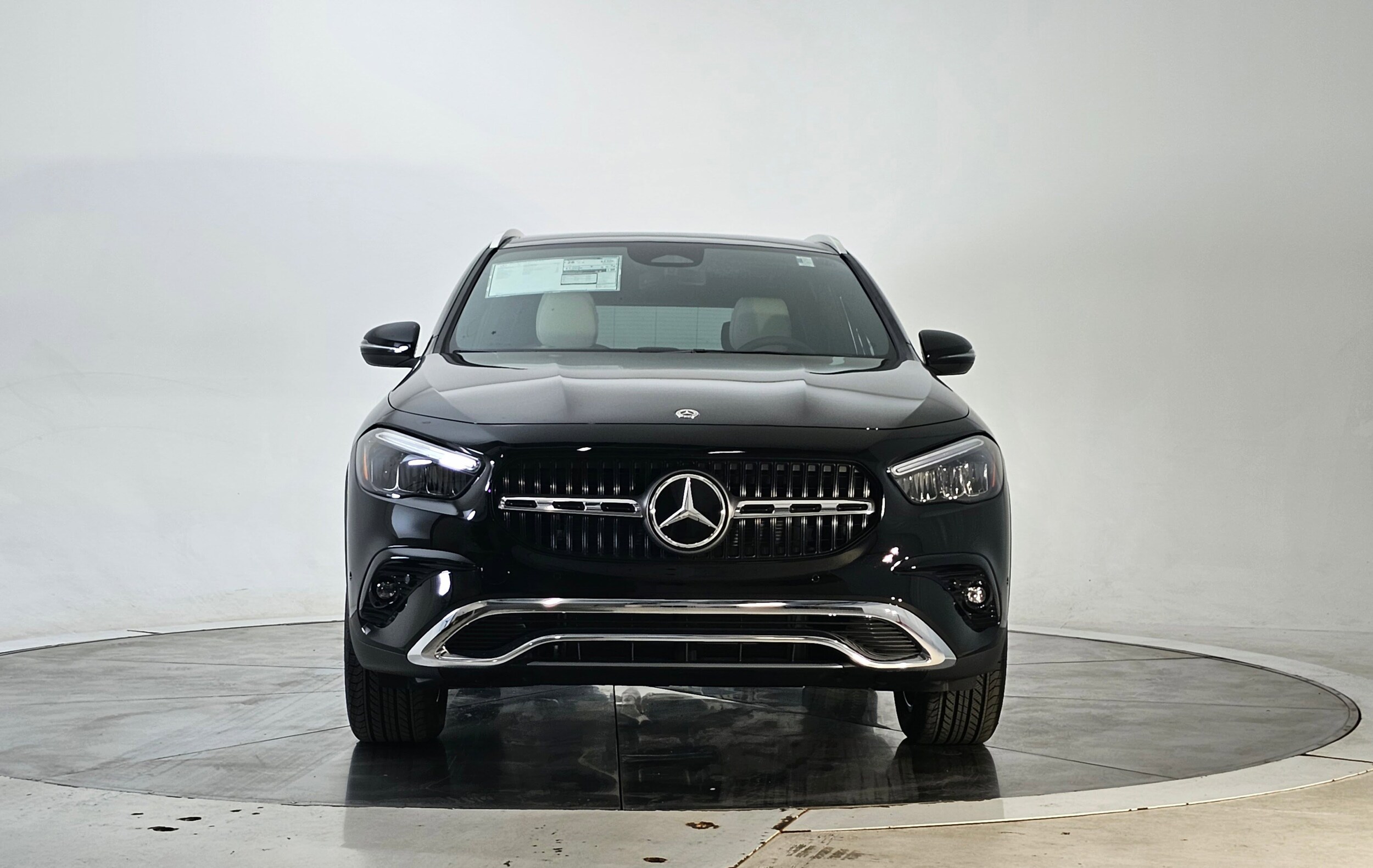 2026 Mercedes Benz GLA 250 4MATIC photo 3