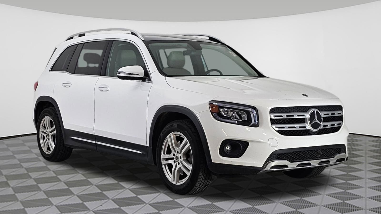 2020 Mercedes-Benz GLB Base's photo