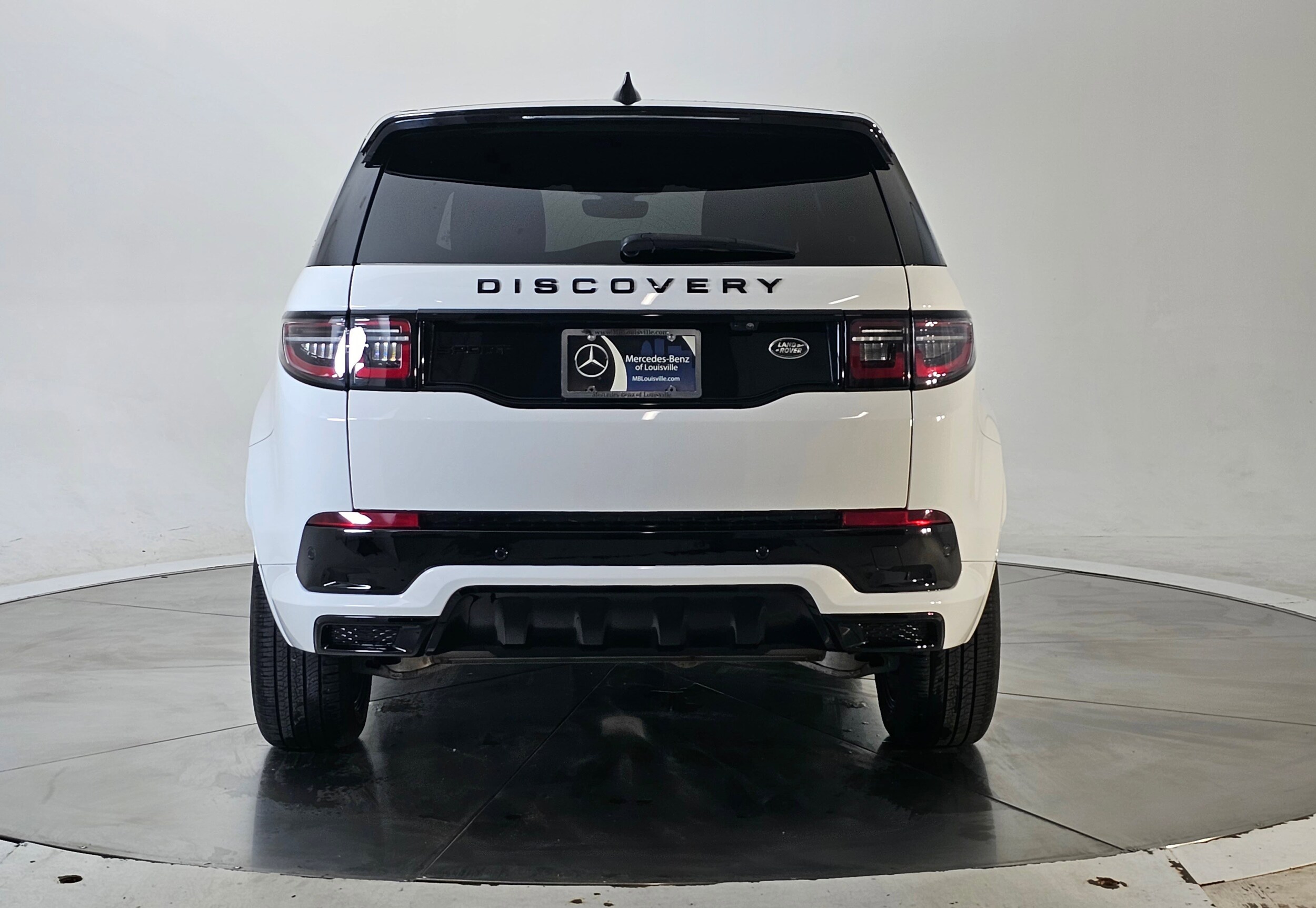 2023 Land Rover Discovery Sport SE R-Dynamic photo 3