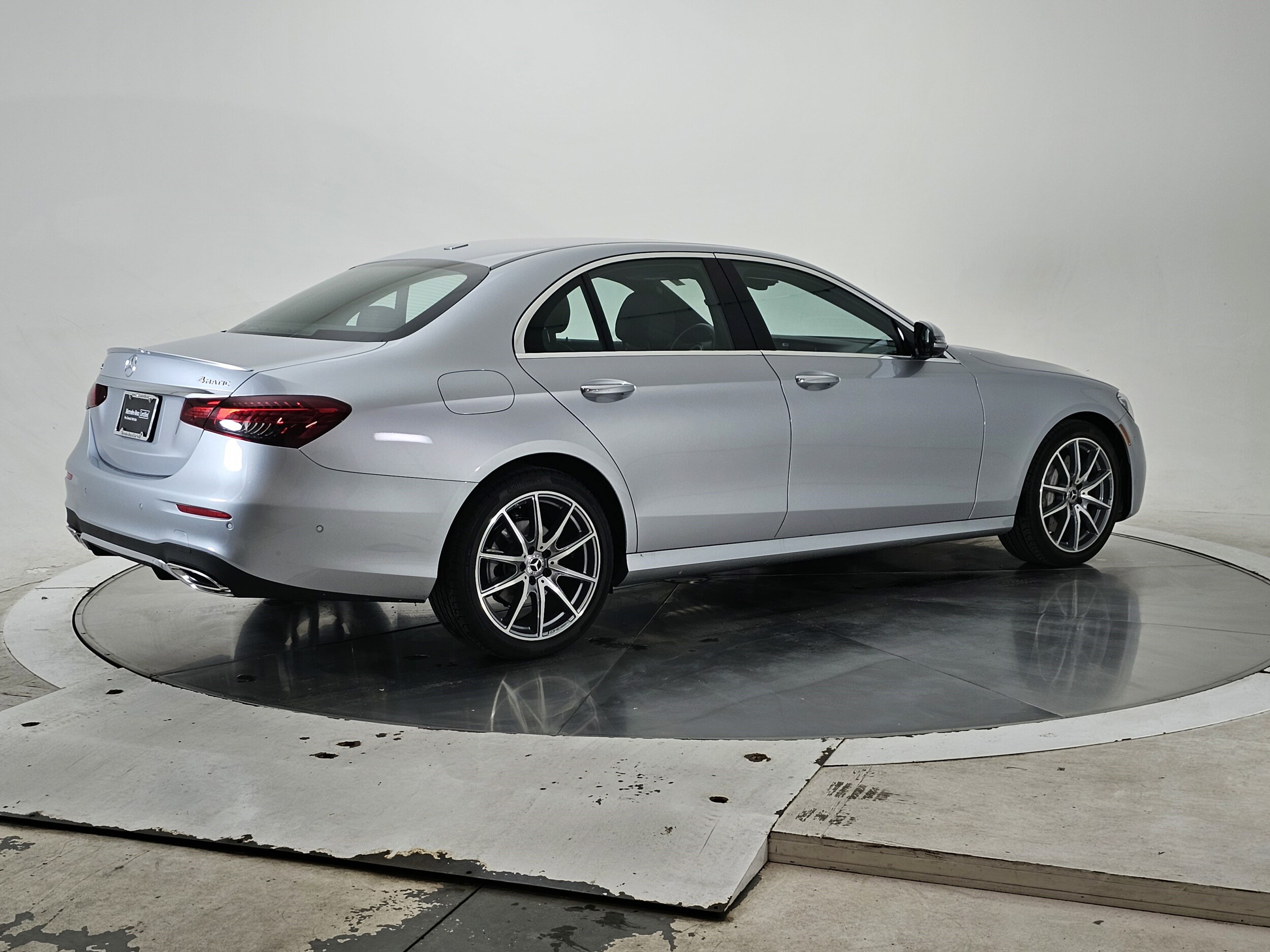 2023 Mercedes Benz E 350 4MATIC Sedan photo 2