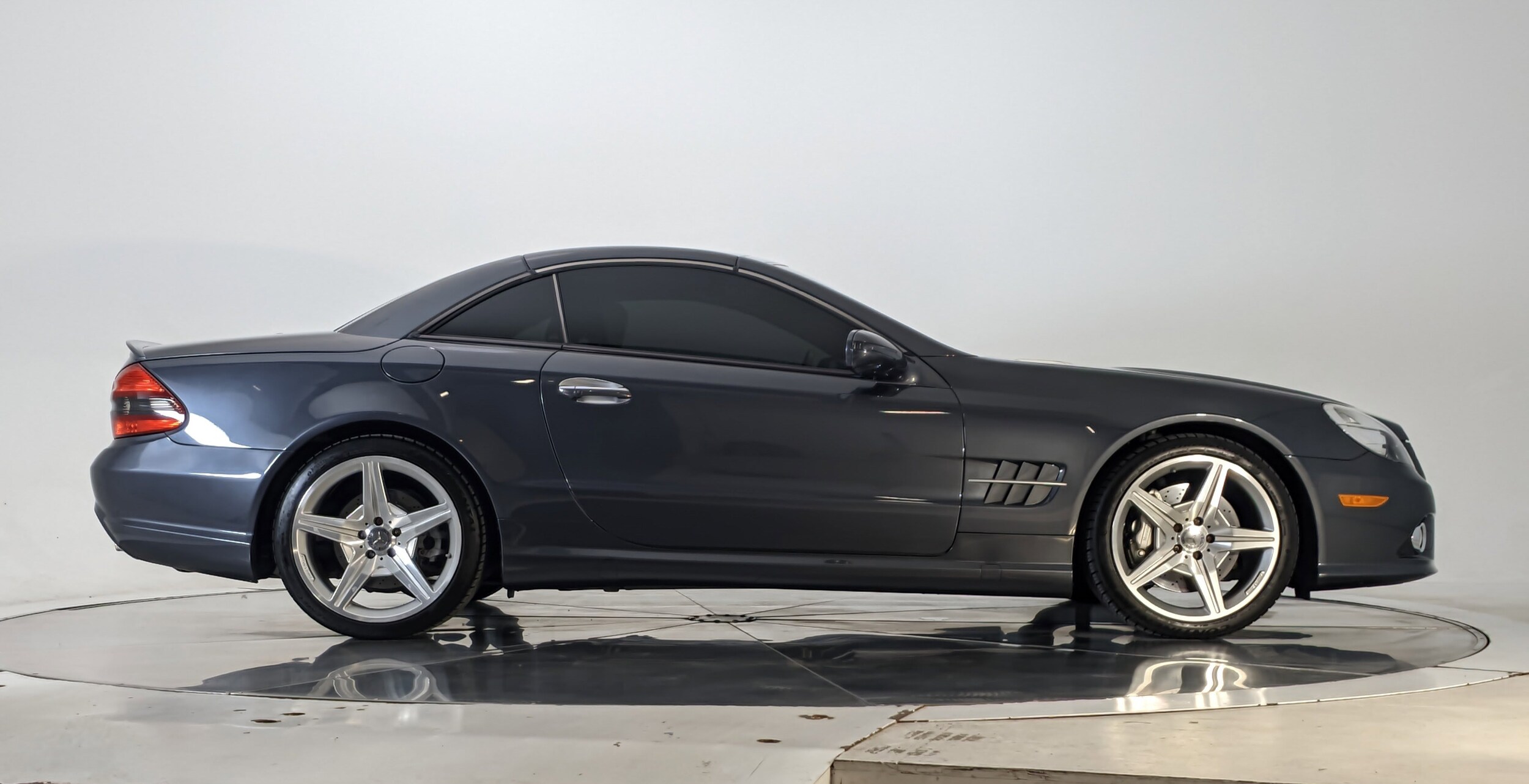 2009 Mercedes Benz SL 550 photo 3