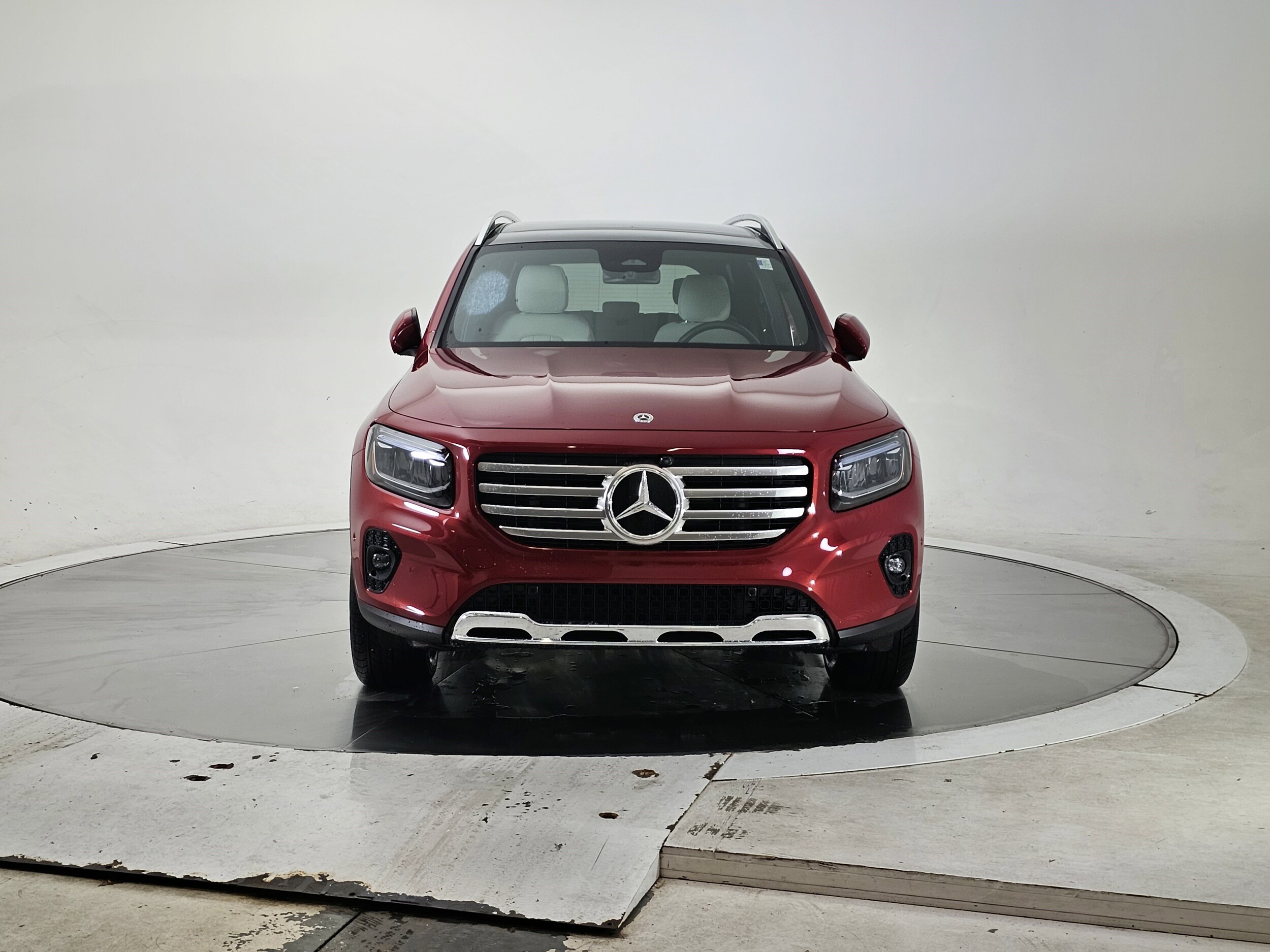 2025 Mercedes Benz GLB 250 4MATIC photo 4