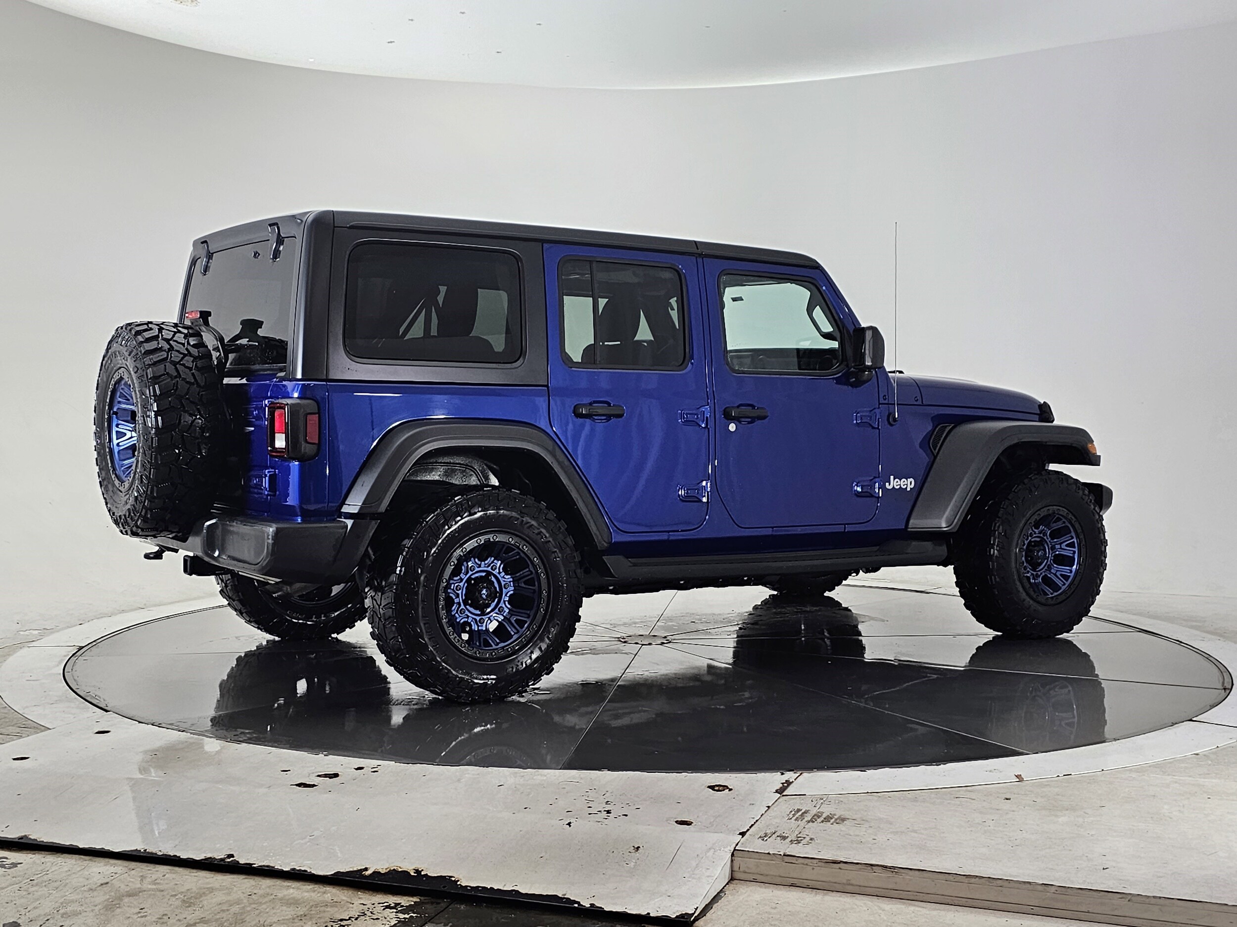 2018 Jeep Wrangler Unlimited Sport S photo 3
