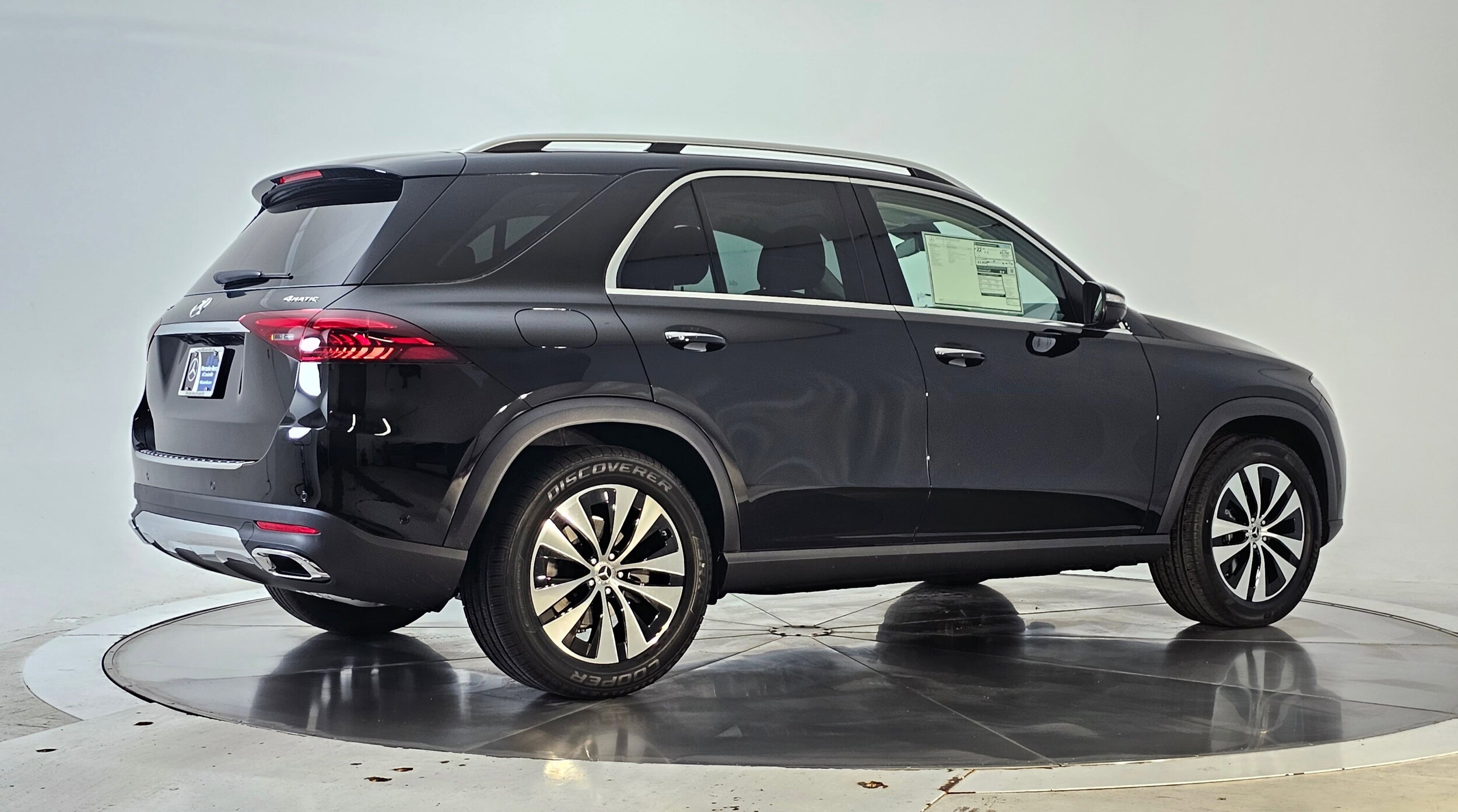 2026 Mercedes Benz GLE 350 4MATIC photo 2