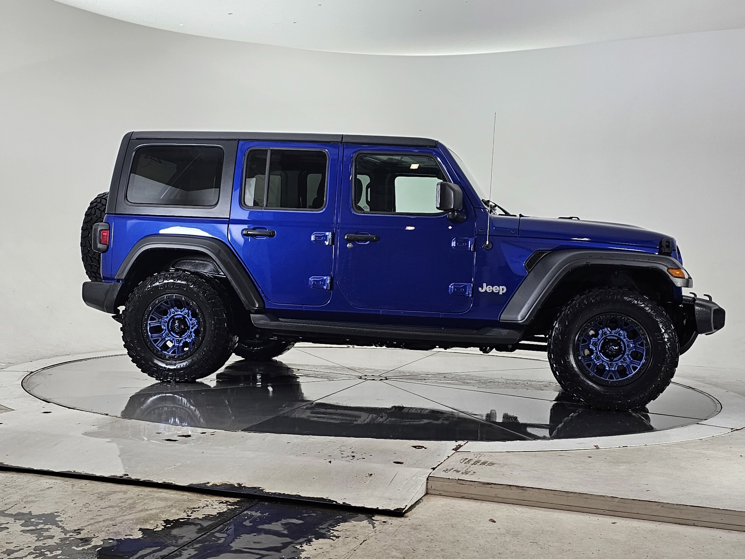 2018 Jeep Wrangler Unlimited Sport S photo 2