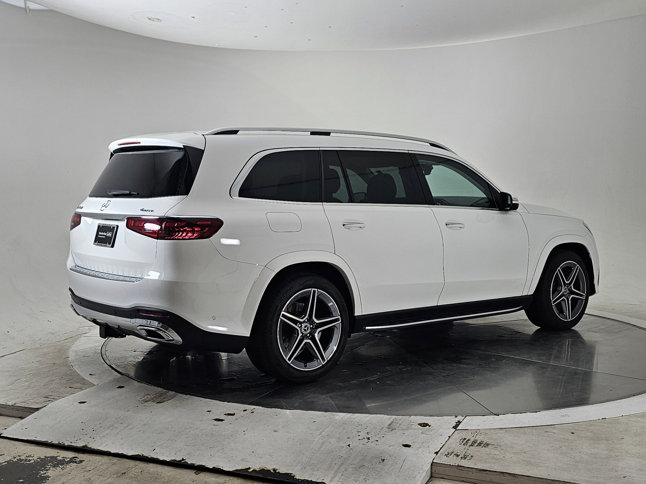 2025 Mercedes Benz GLS 450 4MATIC photo 2