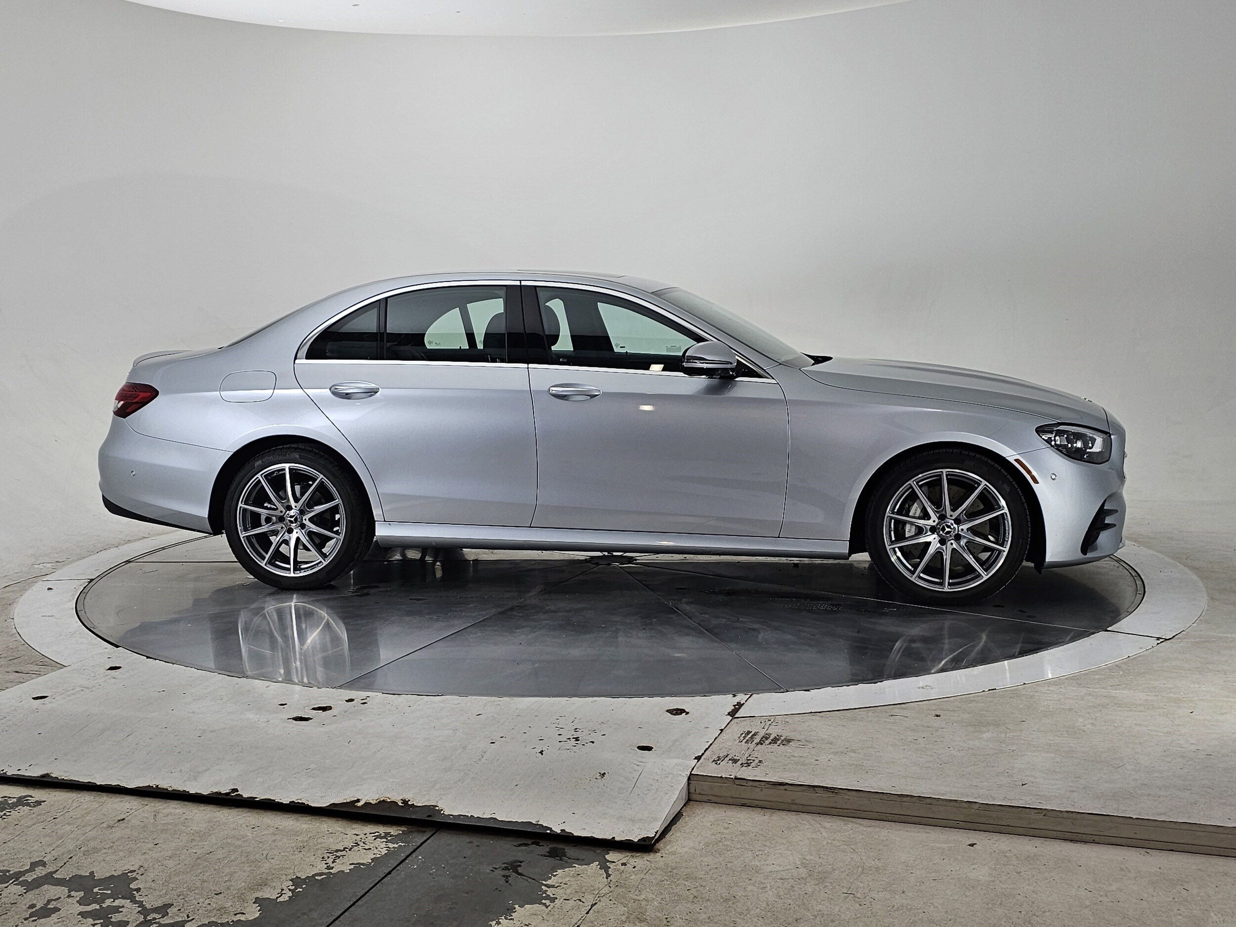 2023 Mercedes Benz E 350 4MATIC Sedan photo 3