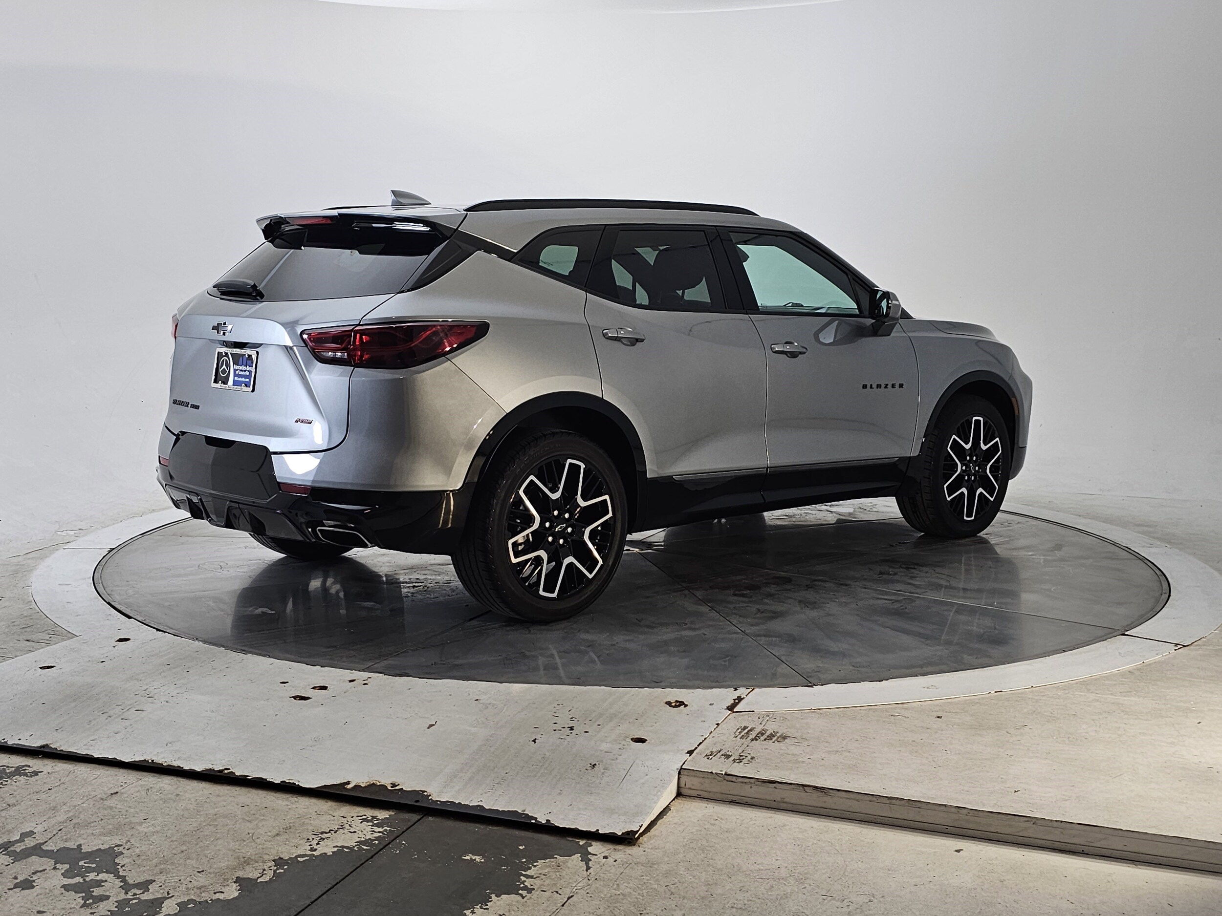 2023 Chevrolet Blazer RS photo 2