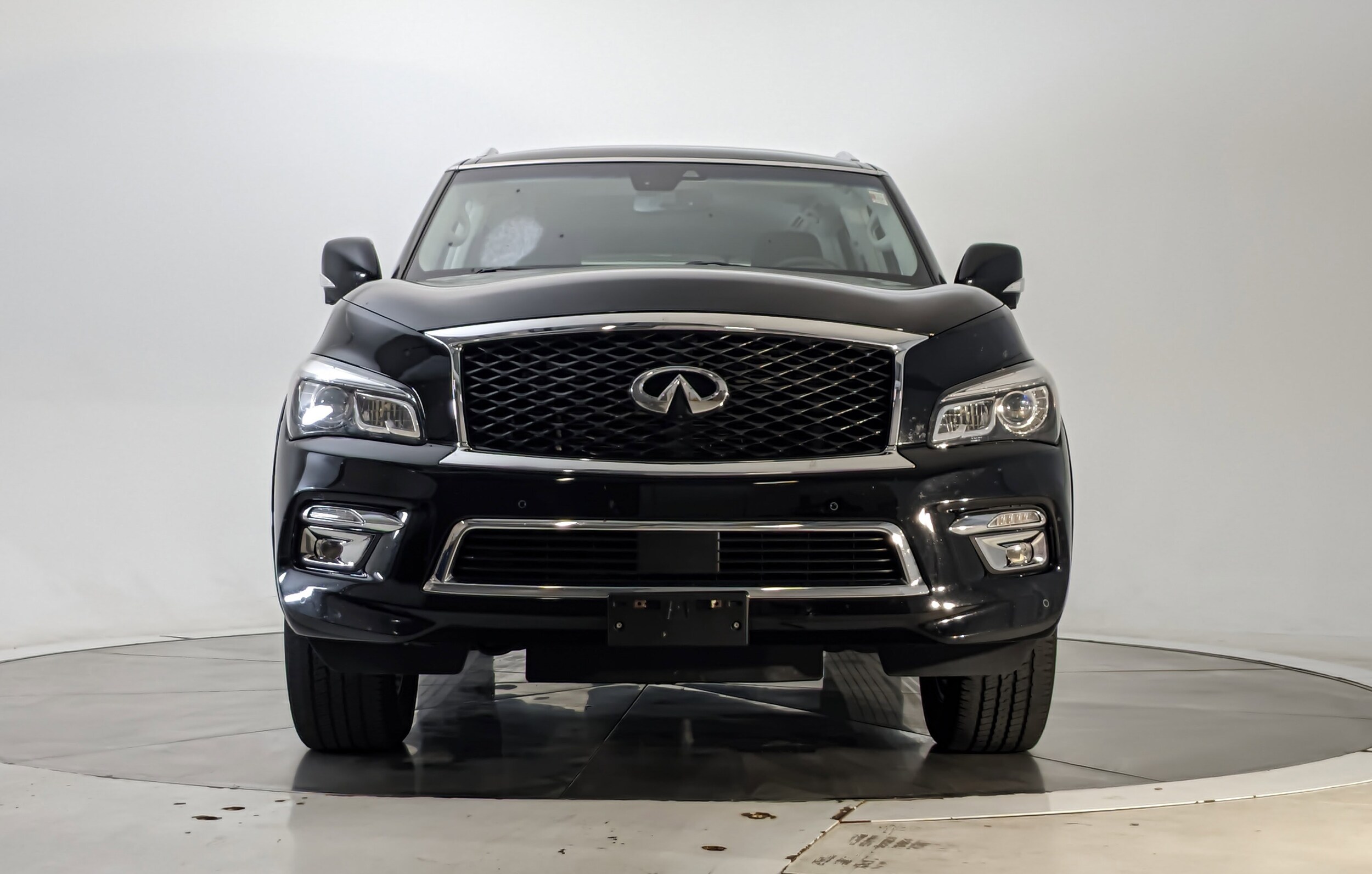 2017 Infiniti QX80 photo 4