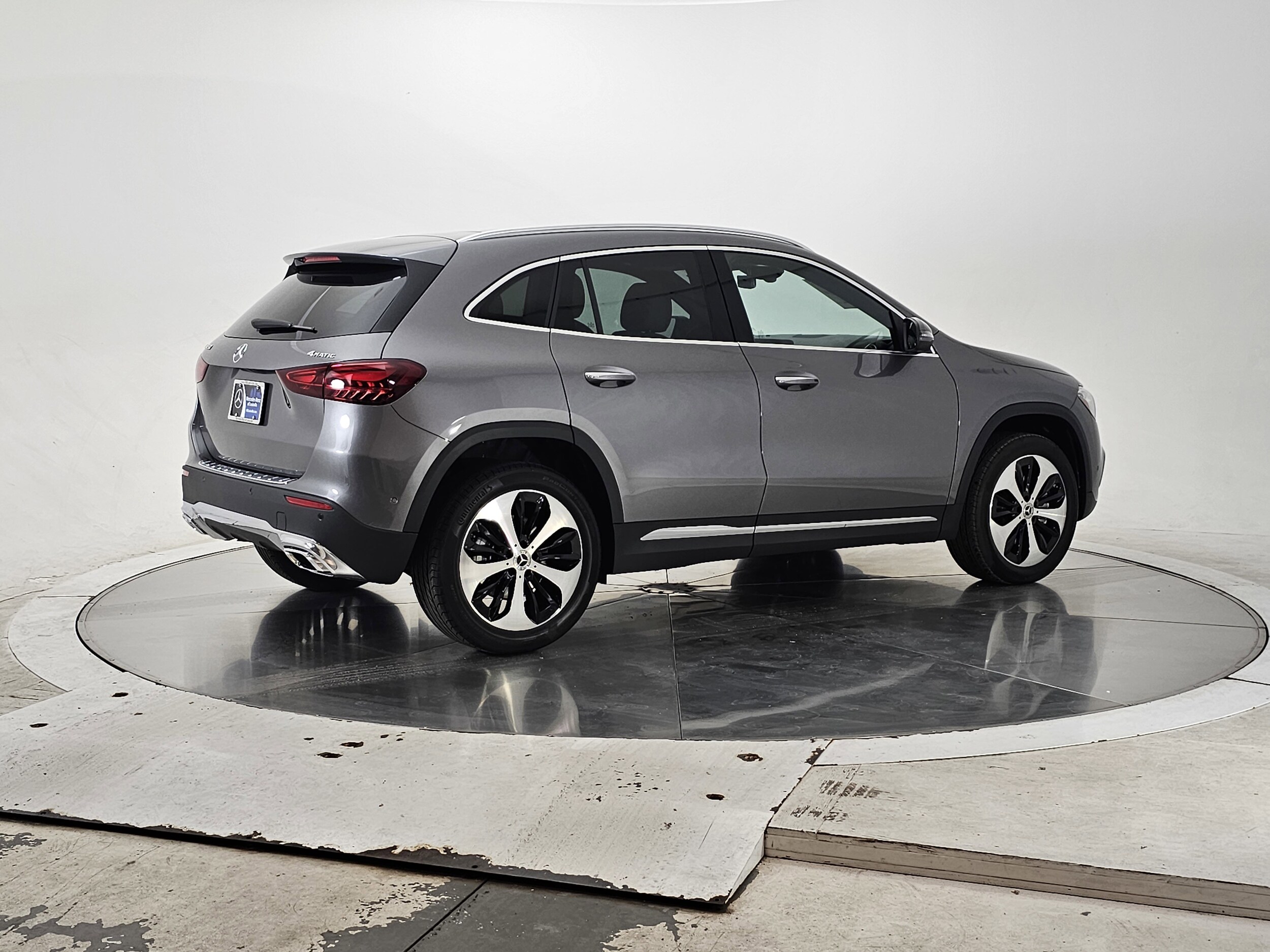 2026 Mercedes Benz GLA 250 4MATIC photo 2