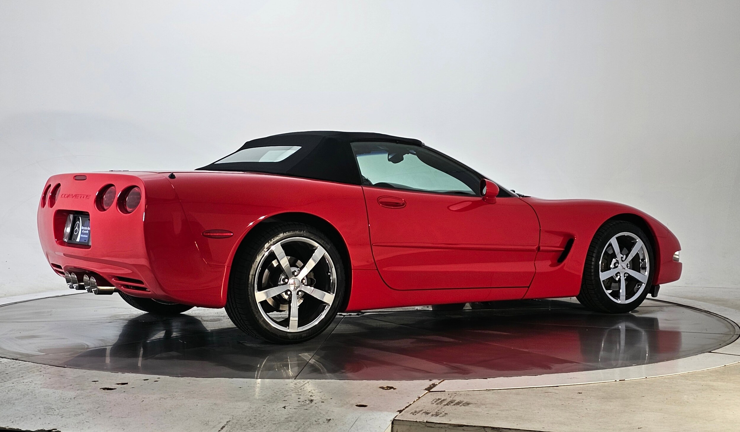 2003 Chevrolet Corvette Base Convertible photo 2