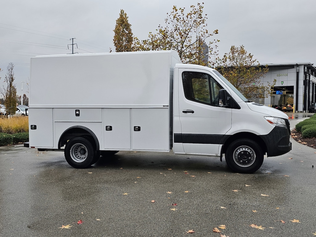 New 2024 Mercedes-Benz Sprinter 4500 Chassis Standard Roof Truck