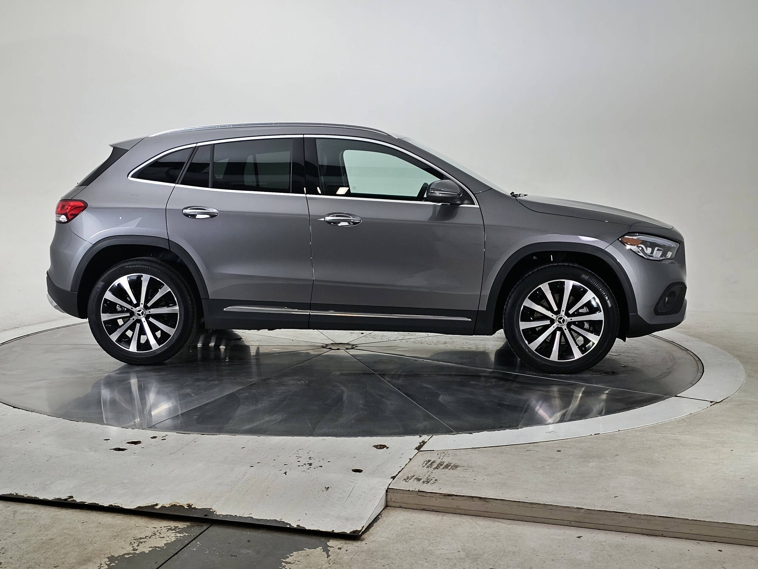 2023 Mercedes Benz GLA 250 4MATIC photo 3